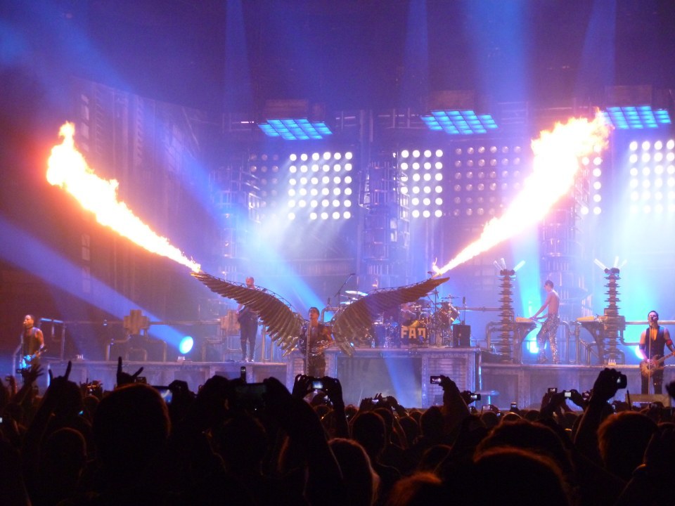 Лидер Rammstein Тилль Линдеманн госпитализирован с коронавирусом - рис. 1