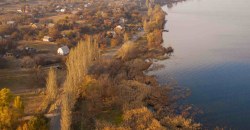 ВІДЕО: Доставляють продукти нужденним та купують ліки самотнім: як Волоське живе на карантині - рис. 3