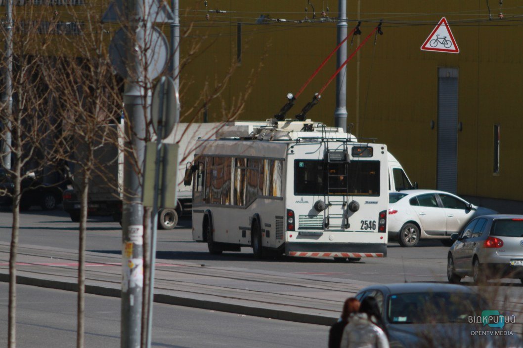 Спецтранспорт в Днепре: на какие маршруты добавили троллейбусы и трамваи во время карантина - рис. 1