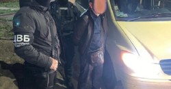 Под Днепром задержали группу торговцев оружием во главе с бывшим полицейским - рис. 7