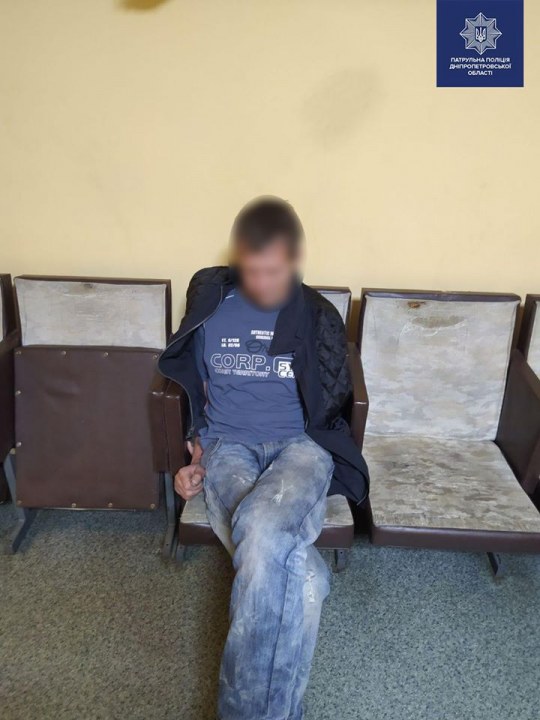 В Днепре живодер избивал беззащитного щенка ногами - рис. 1