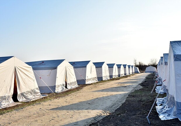 Жизнь в палатках: под Днепром начали открывать места для обсервации - рис. 1