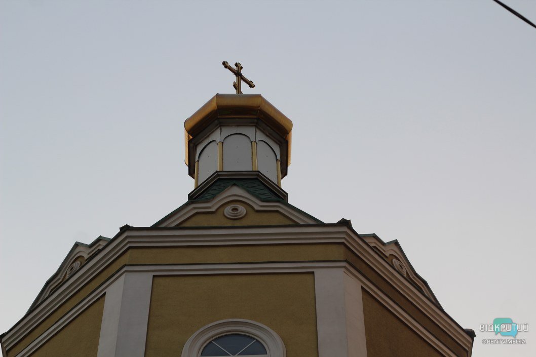 Праздник на колокольне: как в Днепре на Красном Камне отмечают Пасху (ФОТОРЕПОРТАЖ) - рис. 3