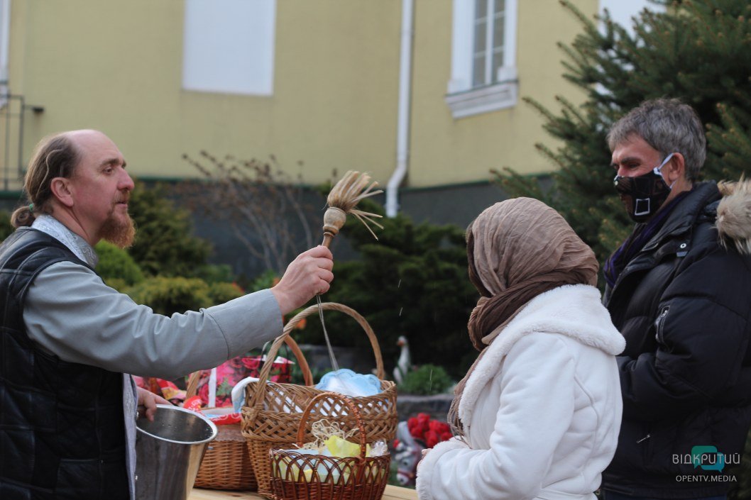 Праздник на колокольне: как в Днепре на Красном Камне отмечают Пасху (ФОТОРЕПОРТАЖ) - рис. 5