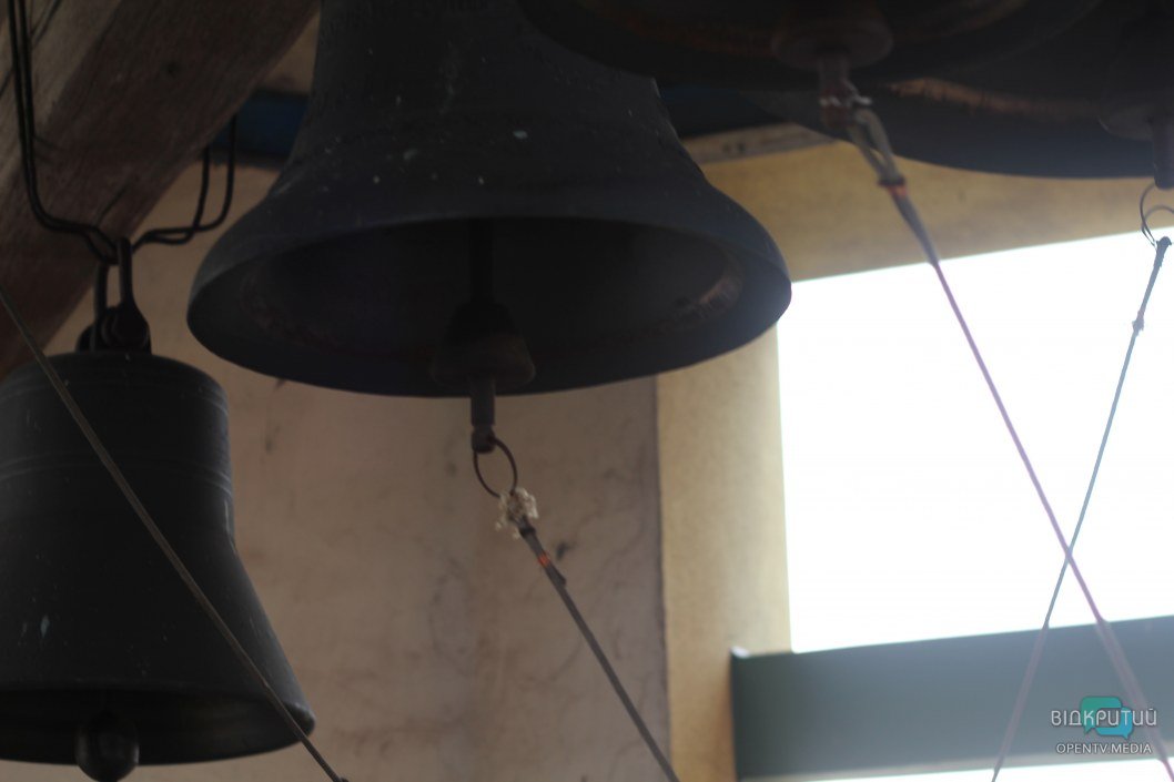 Праздник на колокольне: как в Днепре на Красном Камне отмечают Пасху (ФОТОРЕПОРТАЖ) - рис. 9