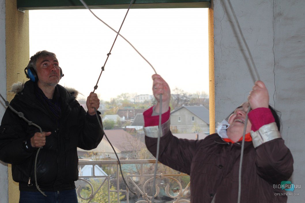 Праздник на колокольне: как в Днепре на Красном Камне отмечают Пасху (ФОТОРЕПОРТАЖ) - рис. 11