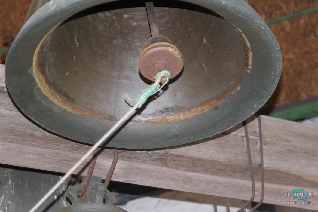 Праздник на колокольне: как в Днепре на Красном Камне отмечают Пасху (ФОТОРЕПОРТАЖ) - рис. 8