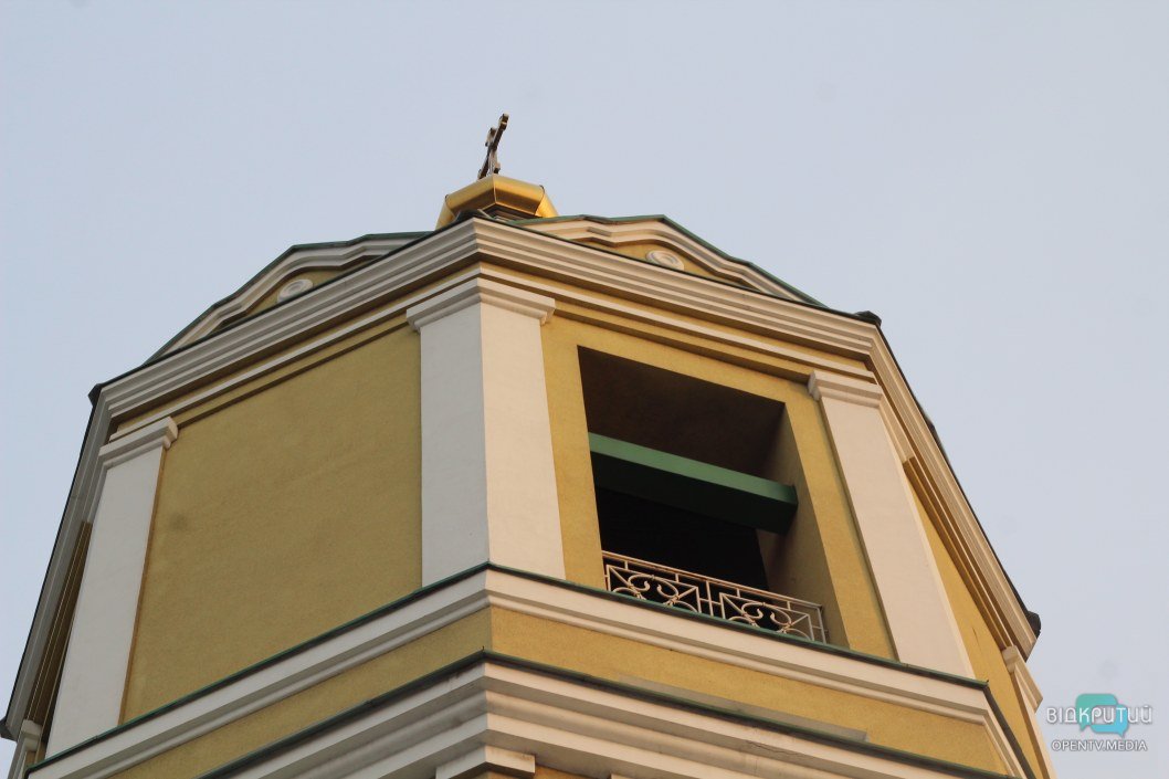 Праздник на колокольне: как в Днепре на Красном Камне отмечают Пасху (ФОТОРЕПОРТАЖ) - рис. 16