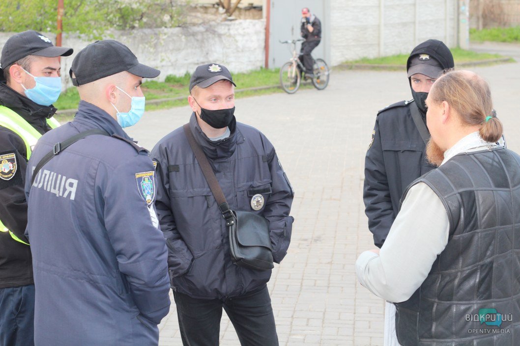 Праздник на колокольне: как в Днепре на Красном Камне отмечают Пасху (ФОТОРЕПОРТАЖ) - рис. 4