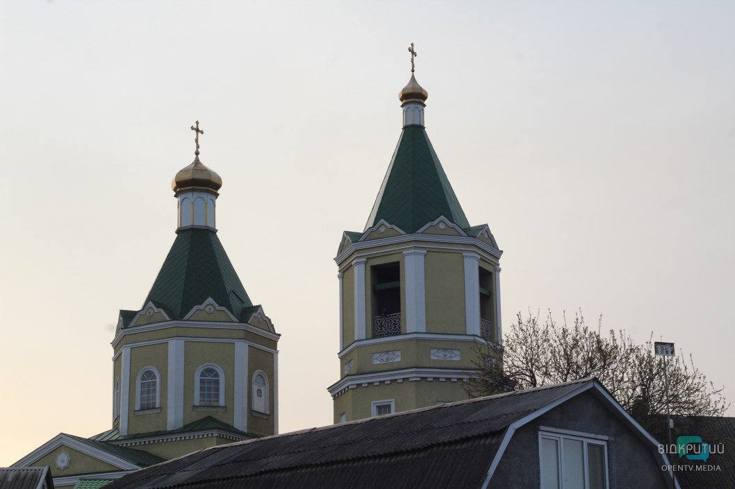 Праздник на колокольне: как в Днепре на Красном Камне отмечают Пасху (ФОТОРЕПОРТАЖ) - рис. 17