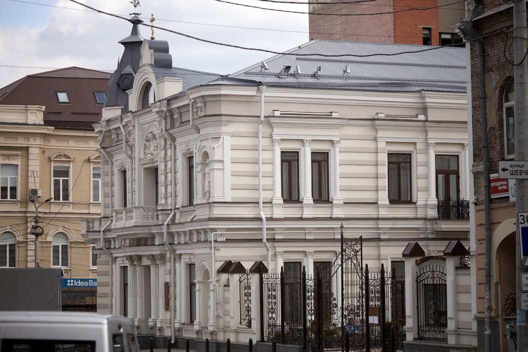 Как в Днепре выглядит Центральный епархиальный храм Богородицы "Неожиданная радость" ПЦУ перед Пасхой (ФОТО) - рис. 1