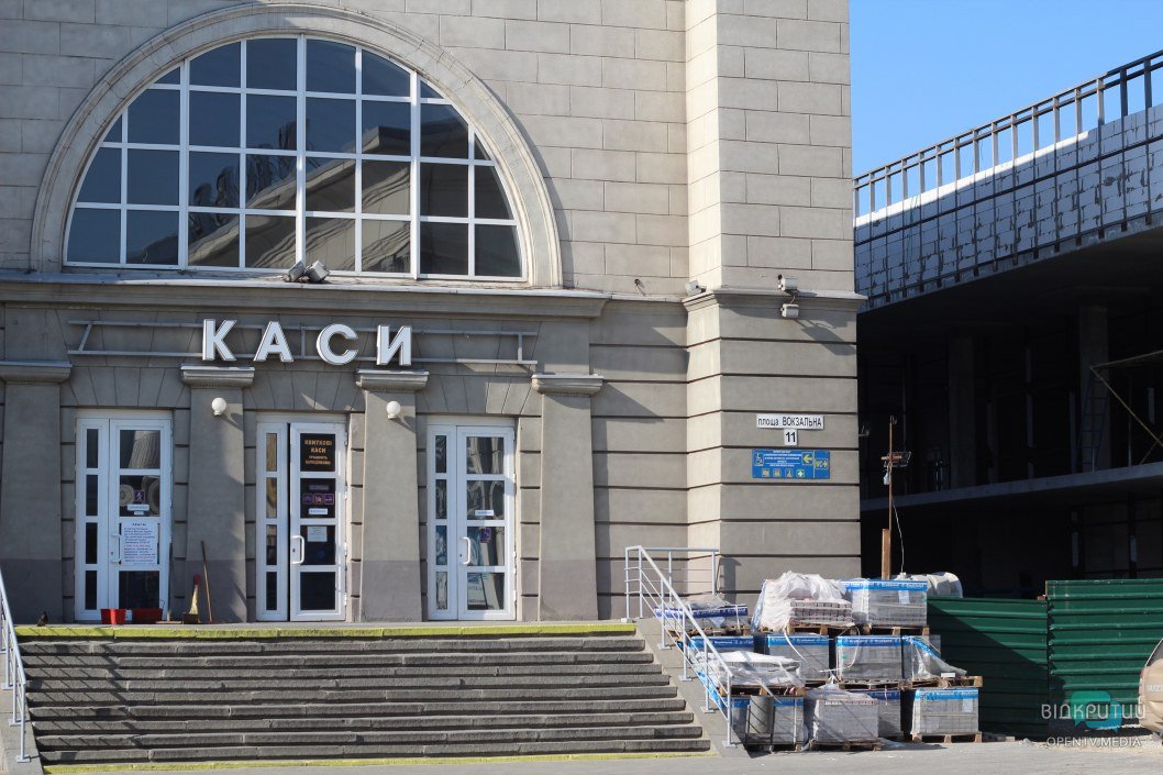 Город-призрак: как сейчас выглядит пустынный ж/д вокзал в Днепре (ФОТОРЕПОРТАЖ) - рис. 3