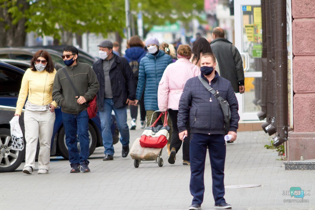 Люди в масках в Днепре