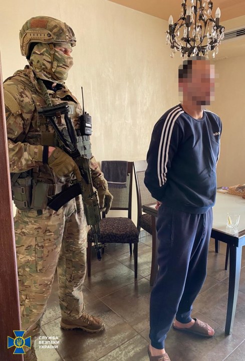 В Днепре СБУ задержала вооруженную группировку, которая совершала теракты по Украине (ФОТО, ВИДЕО) - рис. 3