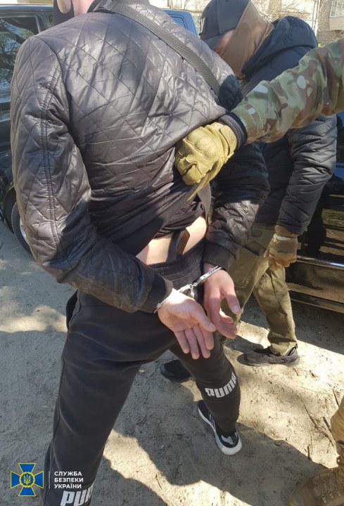 В Днепре СБУ задержала вооруженную группировку, которая совершала теракты по Украине (ФОТО, ВИДЕО) - рис. 5