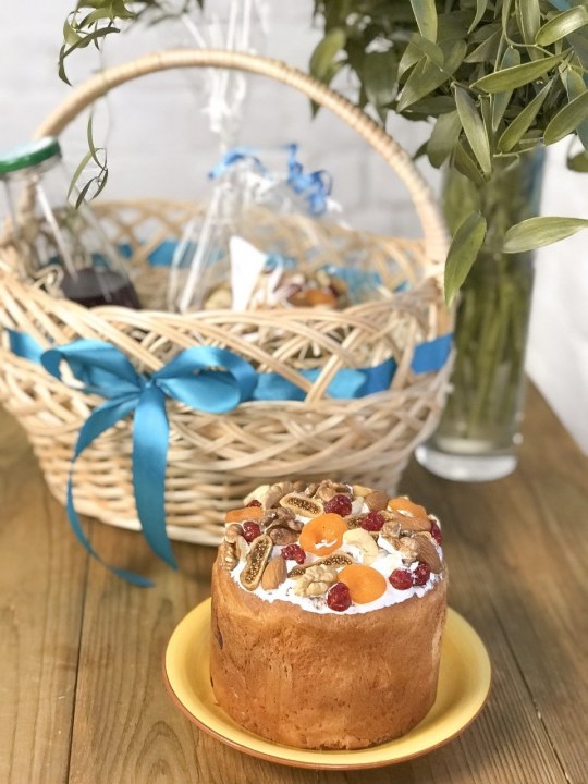 Сникерс, с ромом и без яиц: ТОП-7 необычных пасок, которые можно купить в Днепре (ФОТО) - рис. 1