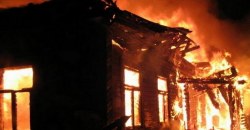 Горело 250 квадратов: под Днепром из-за пожара пострадала женщина (ФОТО) - рис. 15