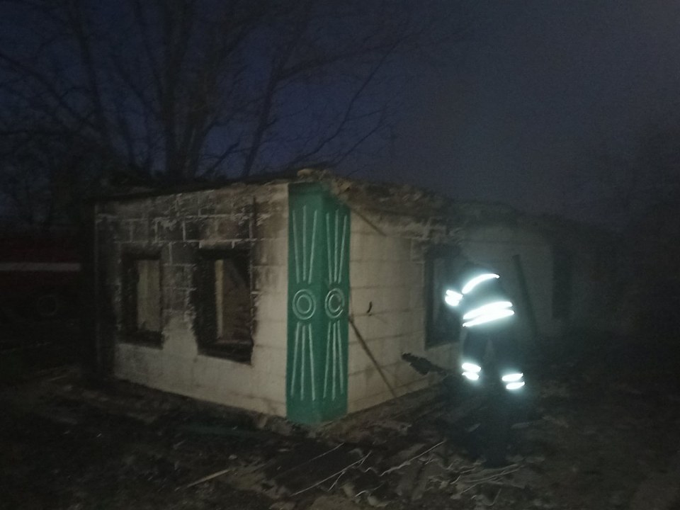 Сгорел до тла: под Днепром многодетная семья осталась без крыши над головой (ФОТО) - рис. 4