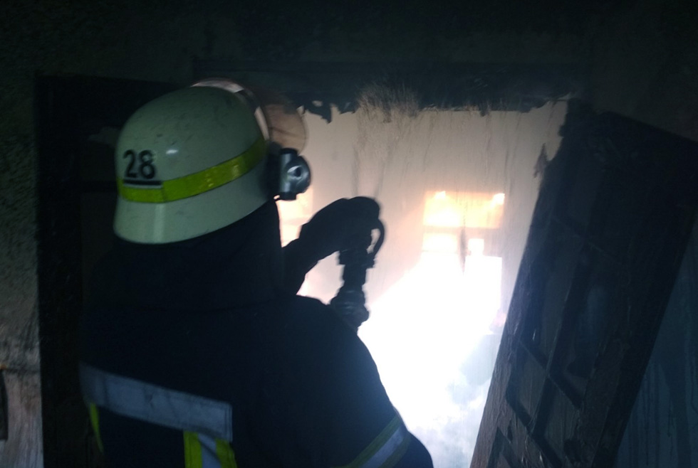 Под Днепром горел частный дом: пожар уничтожил всё домашнее имущество
