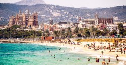 Бронируйте отели: Испания отменяет 2-недельный карантин для иностранных туристов - рис. 10