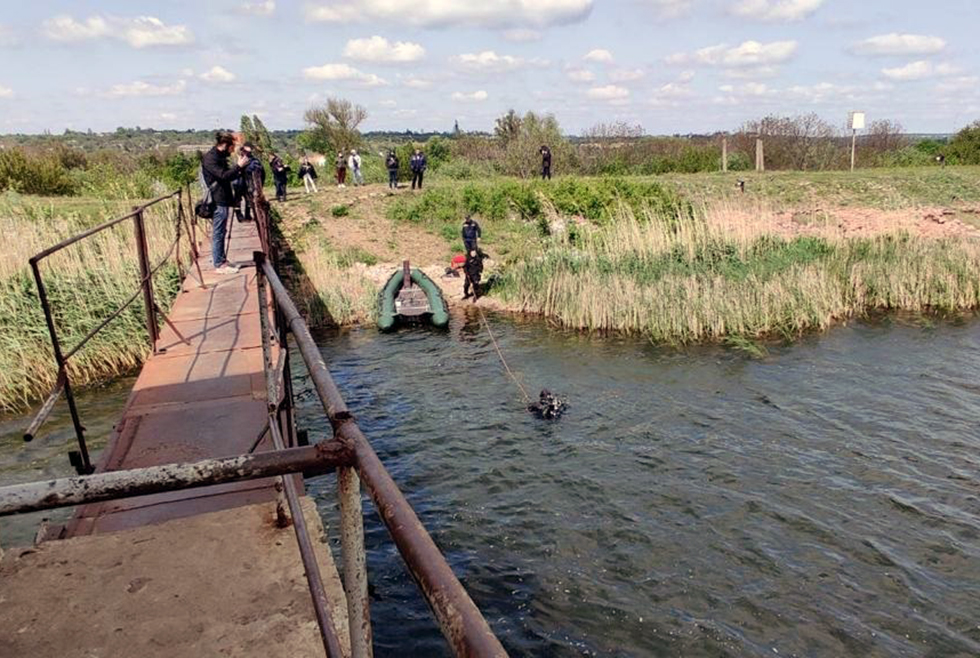 Под Днепром нашли тело 11-летнего мальчика, который утонул, прыгая с моста (ФОТО)