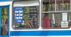 Забота о пассажирах: в днепровских маршрутках раздают бесплатно перчатки (ФОТО) - рис. 15