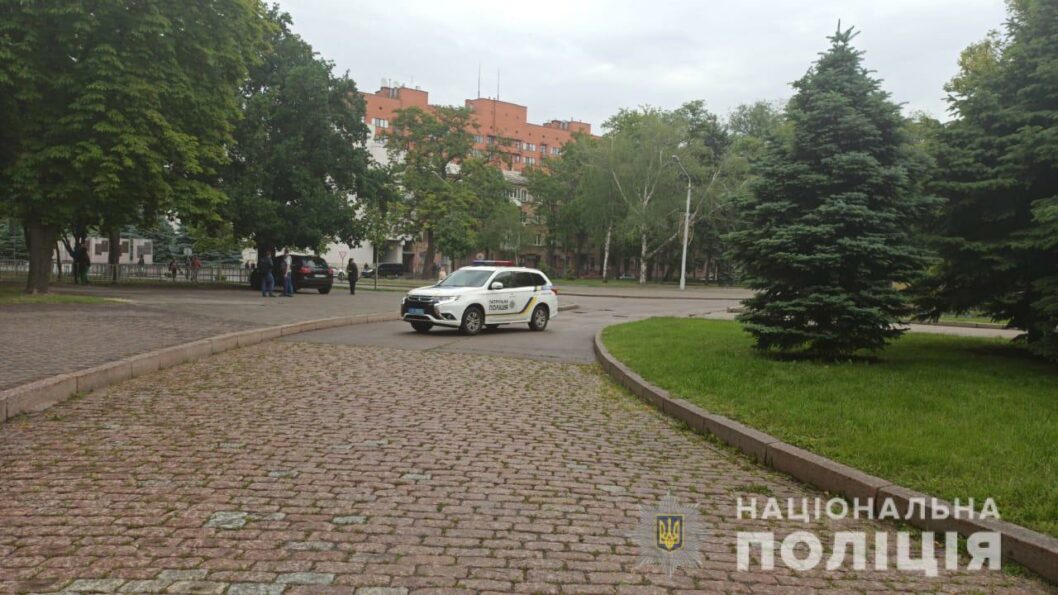 В Днепре заминировали облсовет 