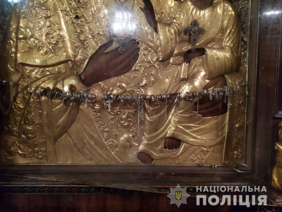 Ограбление Троицкого кафедрального собора в Днепре: с икон сняли килограммы золота (ВИДЕО) - рис. 1