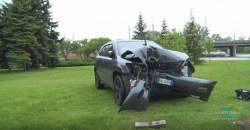 Бампер всмятку: в Днепре возле "Вавилона" авто влетело в столб (ФОТО) - рис. 3