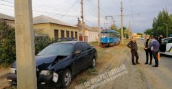 В Днепре на Белостоцкого легковушка влетела в электроопору - рис. 9