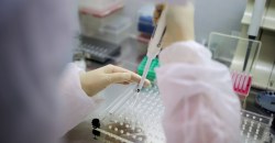 В больнице Мечникова в Днепре провели юбилейный 3000-й тест на коронавирус (ВИДЕО) - рис. 13