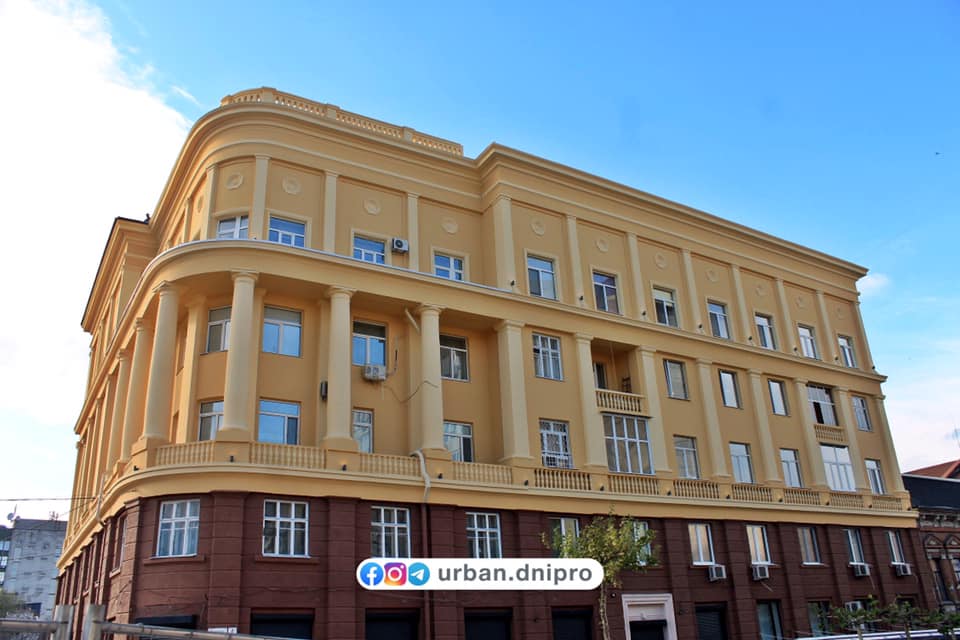В Днепре закончили ремонт 80-летнего здания на Короленко (ФОТО)