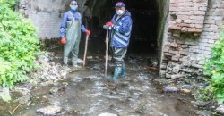 Филатов спустился в подземный коллектор под Днепром (ФОТО) - рис. 7