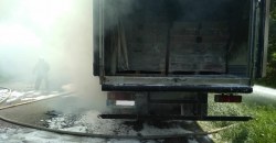 Вёз 10 тонн молочки: возле Синельникового сгорел грузовик - рис. 12