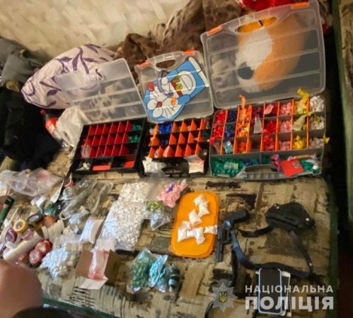 Наркотиков на миллион гривен: в Новомосковске задержали крупного торговца запрещённым - рис. 1