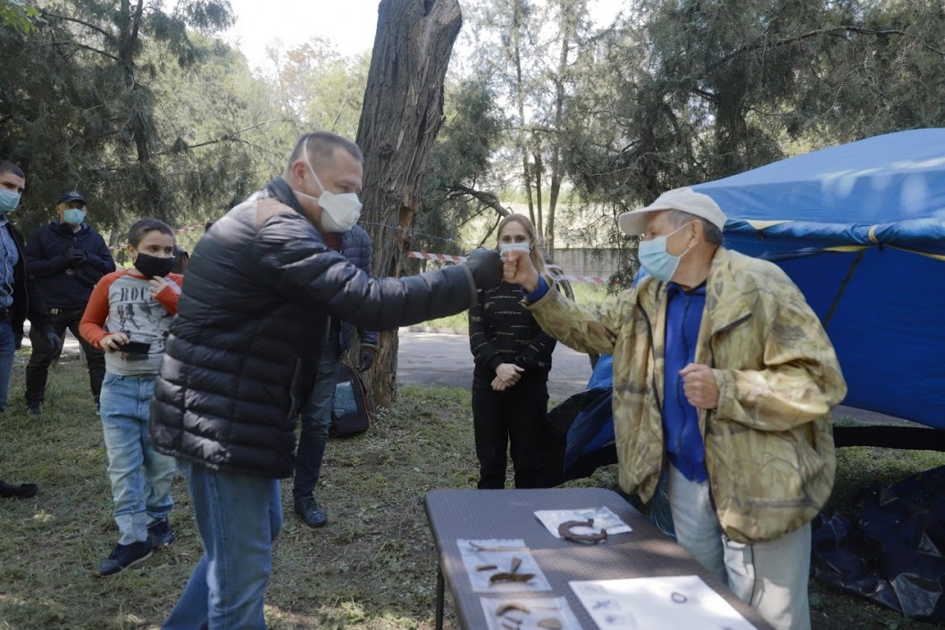 В Днепре начались раскопки в Севастопольском парке: ищут настоящую могилу Поля (ФОТО, ВИДЕО)) - рис. 4