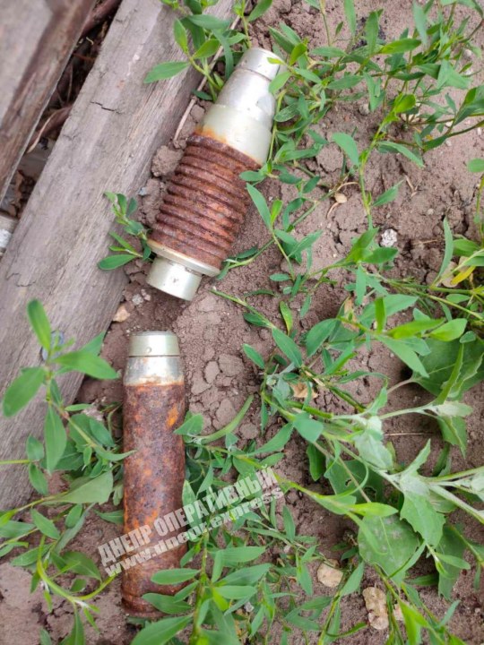 В Днепре мужчина обнаружил боевой снаряд возле своего дома