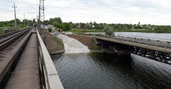 Неожиданно быстро: в Никопольском районе начали строительство нового моста, рядом с обвалившимся - рис. 3