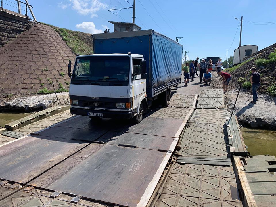 Под Никополем вновь обрушился понтонный мост (ФОТО) - рис. 4