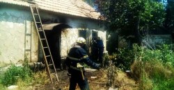 Под Днепром горел жилой дом: погиб мужчина - рис. 2