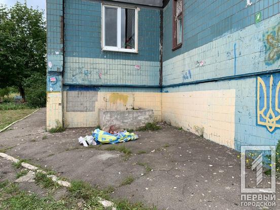 В Кривом Роге мужчина сорвался с 4-го этажа, спускаясь по простыням