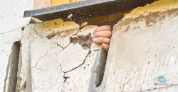 Соседи боятся, что дом упадет: в Днепре женщина вырезала часть несущей стены ради красивого окна (ВИДЕО) - рис. 12