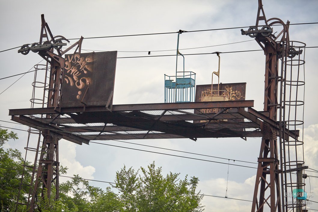 Джунгли над рекой и призрак машинной станции: какие тайны хранит "канатка" в Днепре - рис. 6