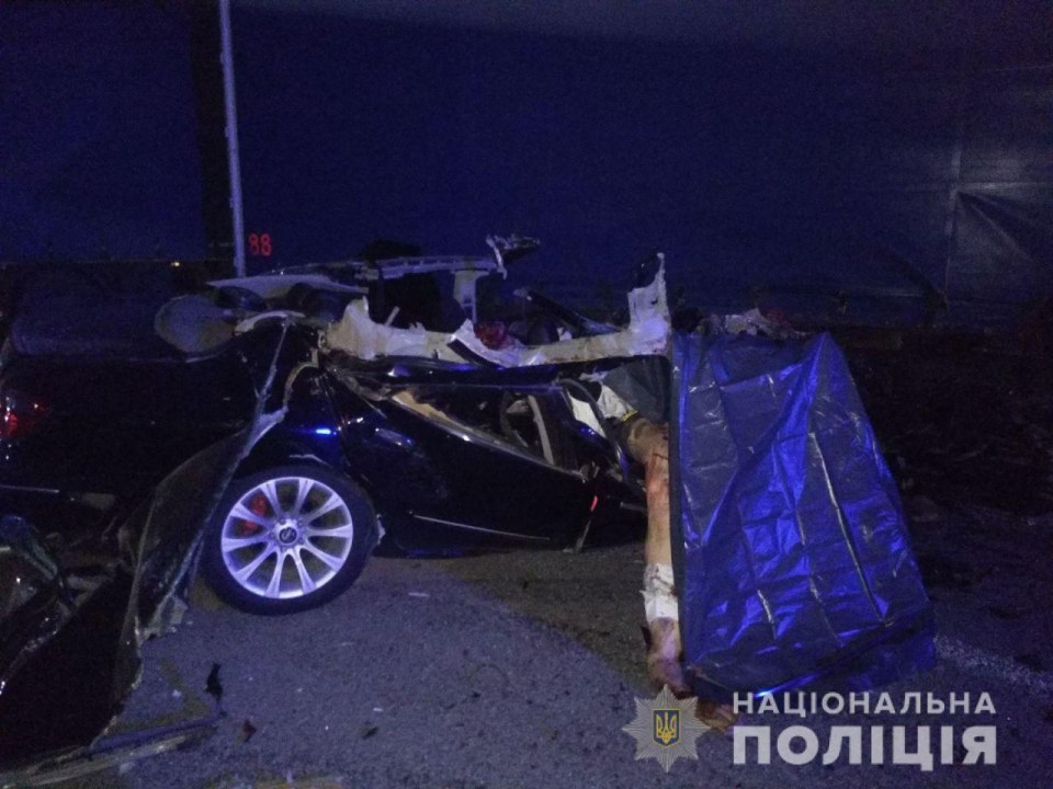 Разбились двое взрослых и маленькая девочка: под Днепром случилось ужасное ДТП (ФОТО) - рис. 1