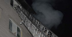 В Днепре ночью загорелось общежитие медакадемии (ФОТО, ВИДЕО) - рис. 17