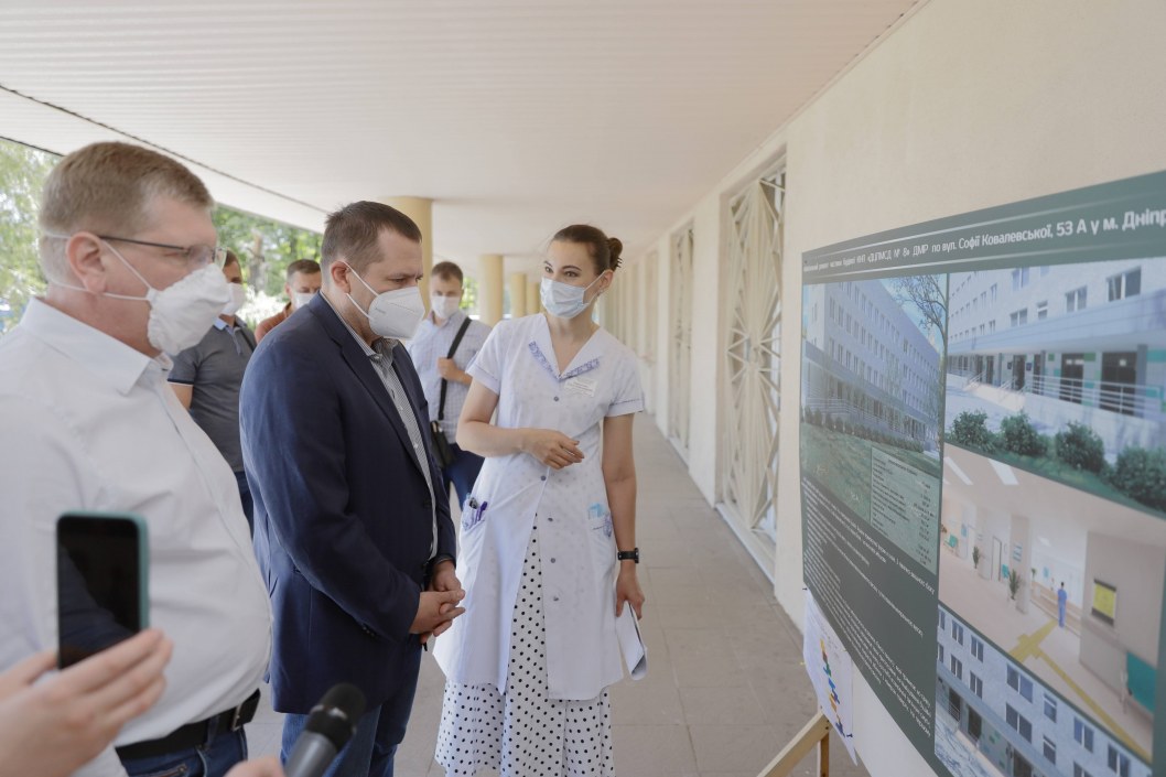 Борис Филатов проверил ремонт в медицинских центрах Днепра - рис. 1