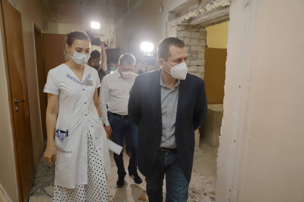 Борис Филатов проверил ремонт в медицинских центрах Днепра - рис. 2