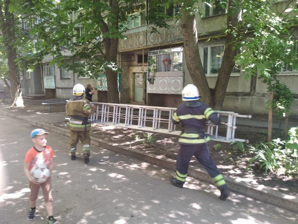 Мать молила о помощи: под Днепром спасли младенца из заточения (ФОТО, ВИДЕО) - рис. 1