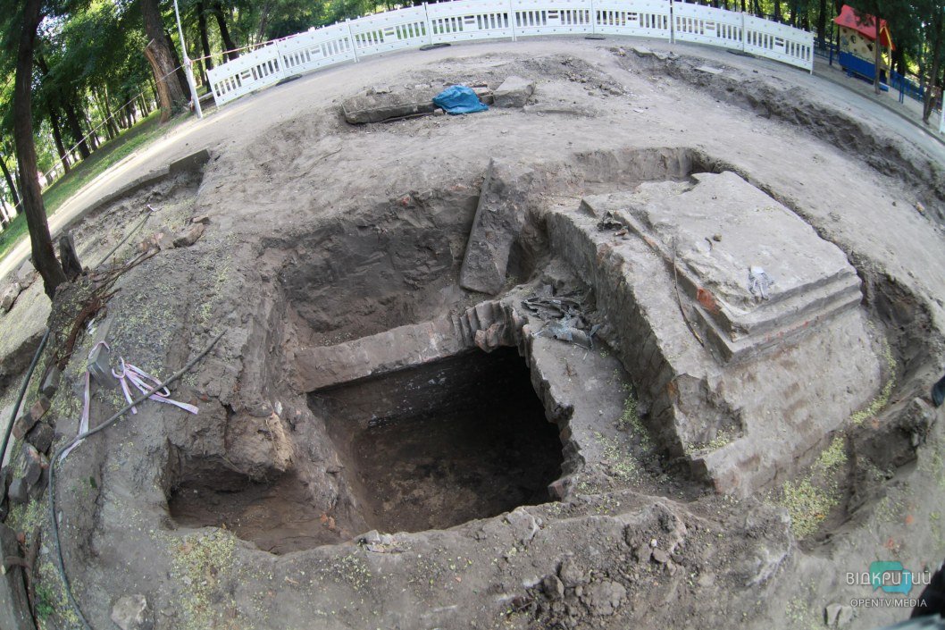 Поиски останков Александра Поля в Днепре: археологи вскроют еще несколько могил (ФОТОРЕПОРТАЖ) - рис. 6