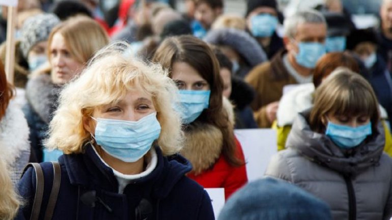В Украине за сутки коронавирусом заболели 809 человек